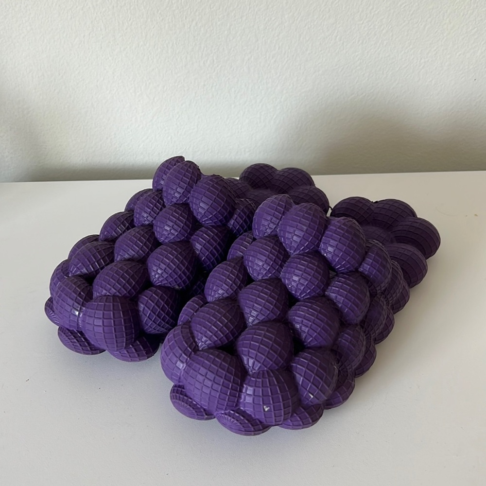 Purple peanut slippers 43/44